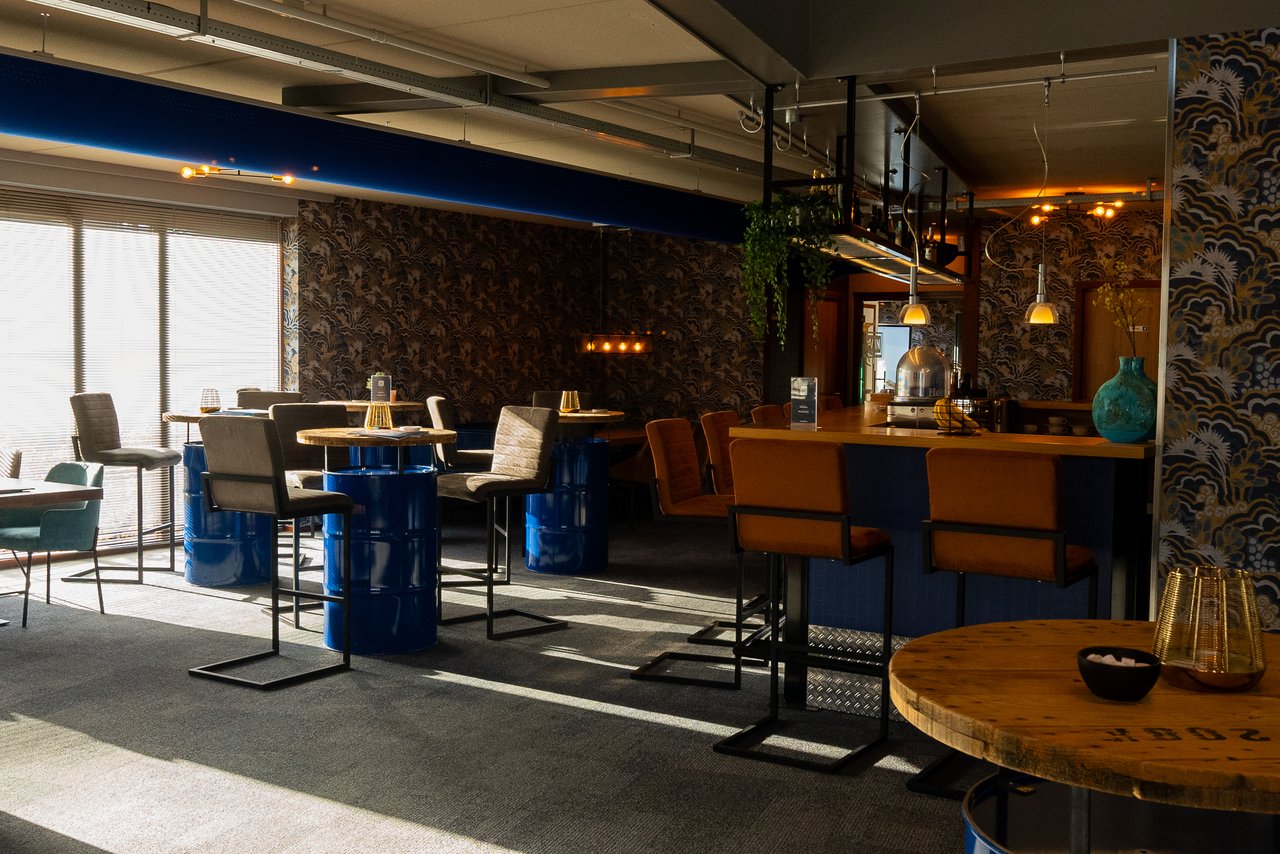 Foyer 3.jpg