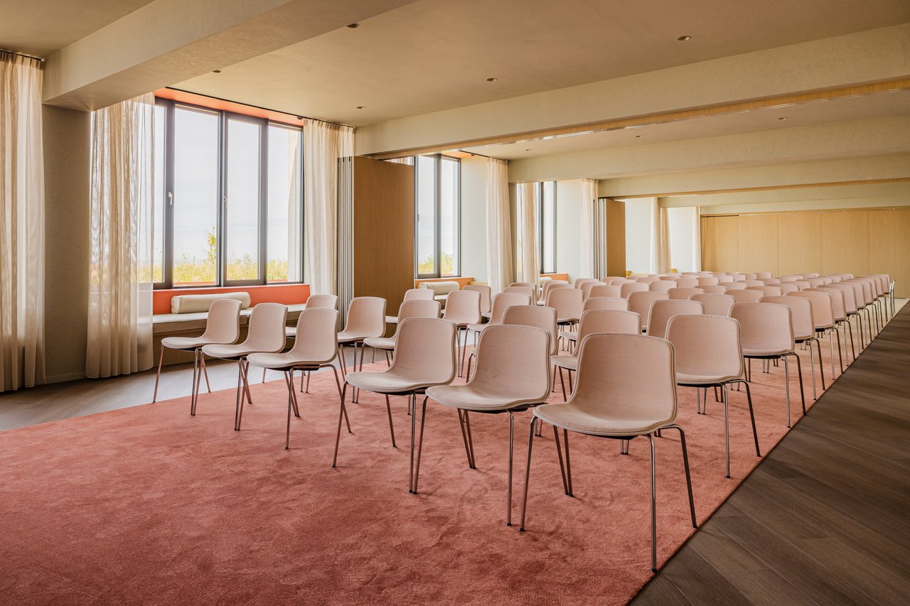 Crab Sun Sand theater