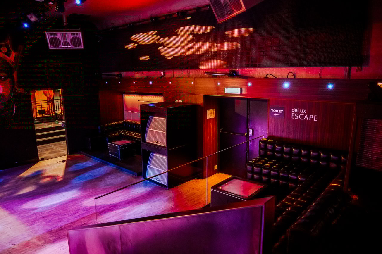 Escape deLux VIP