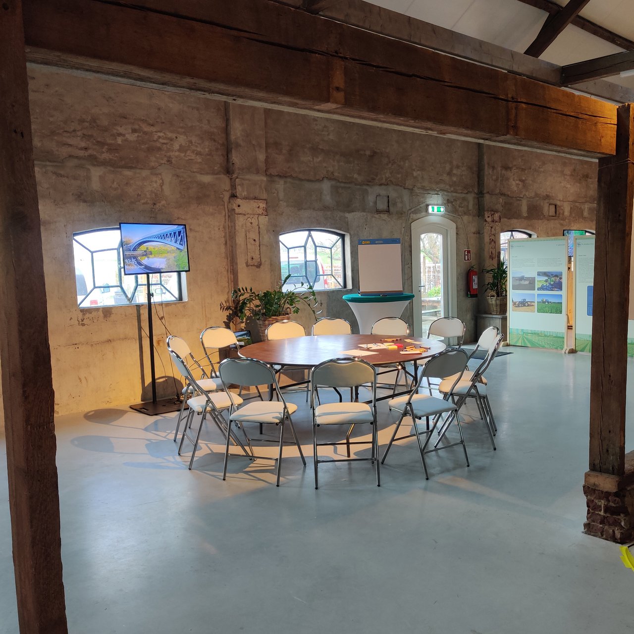 IMG_20230120_104510_WorkshopSetting.jpg