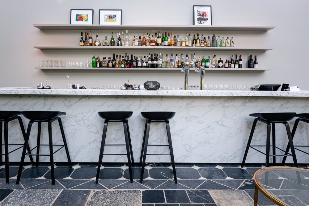 Chateau De Raay bar