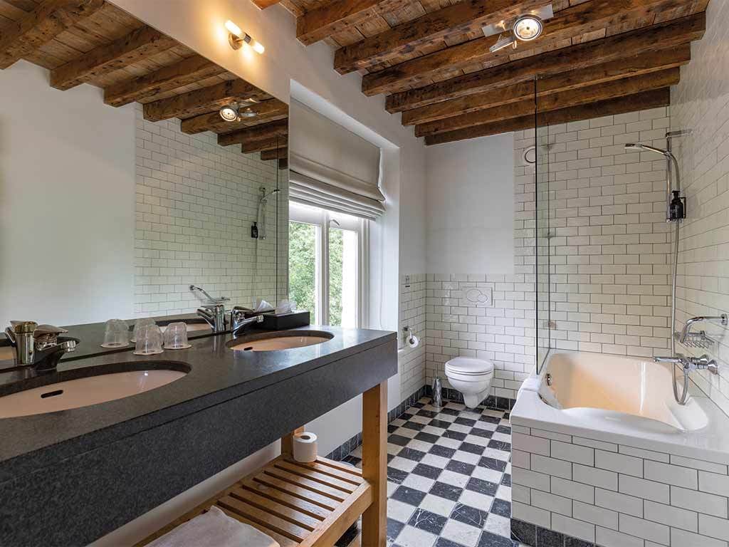 Badkamer luxe tweepersoonskamer 