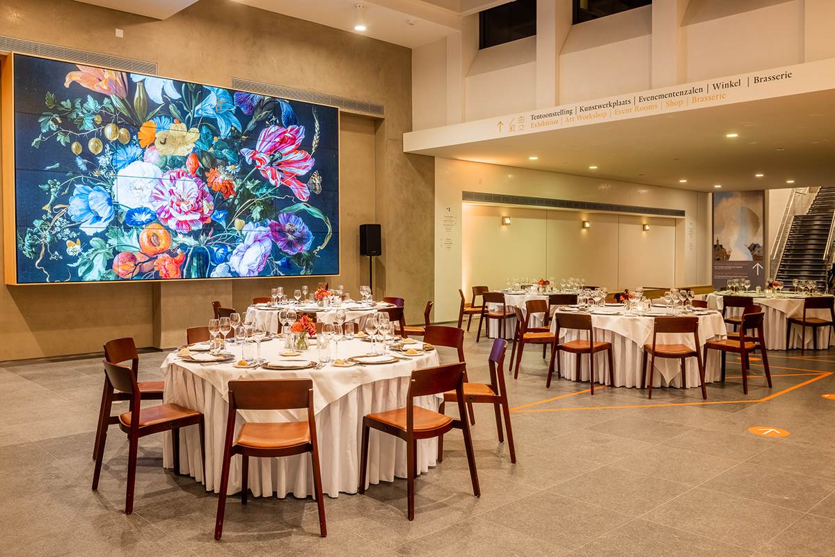 Foyer - Sit down dinner up to 100 people