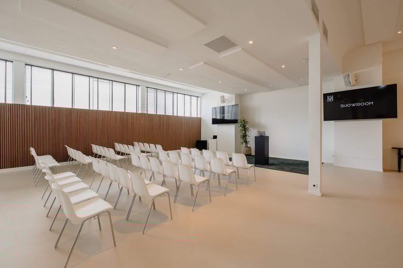 Showroom (2)