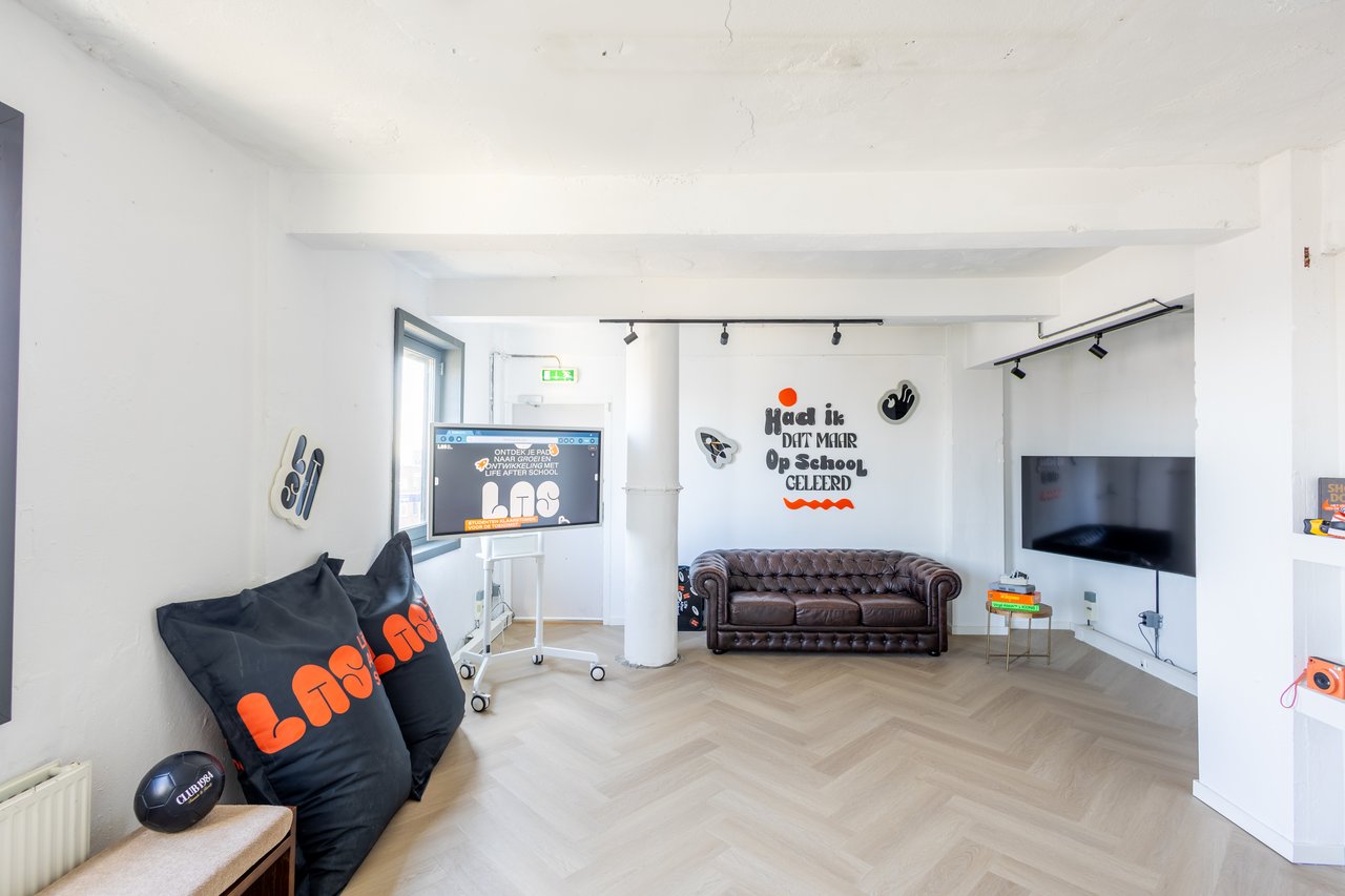 LAS OFFICE-15.jpg