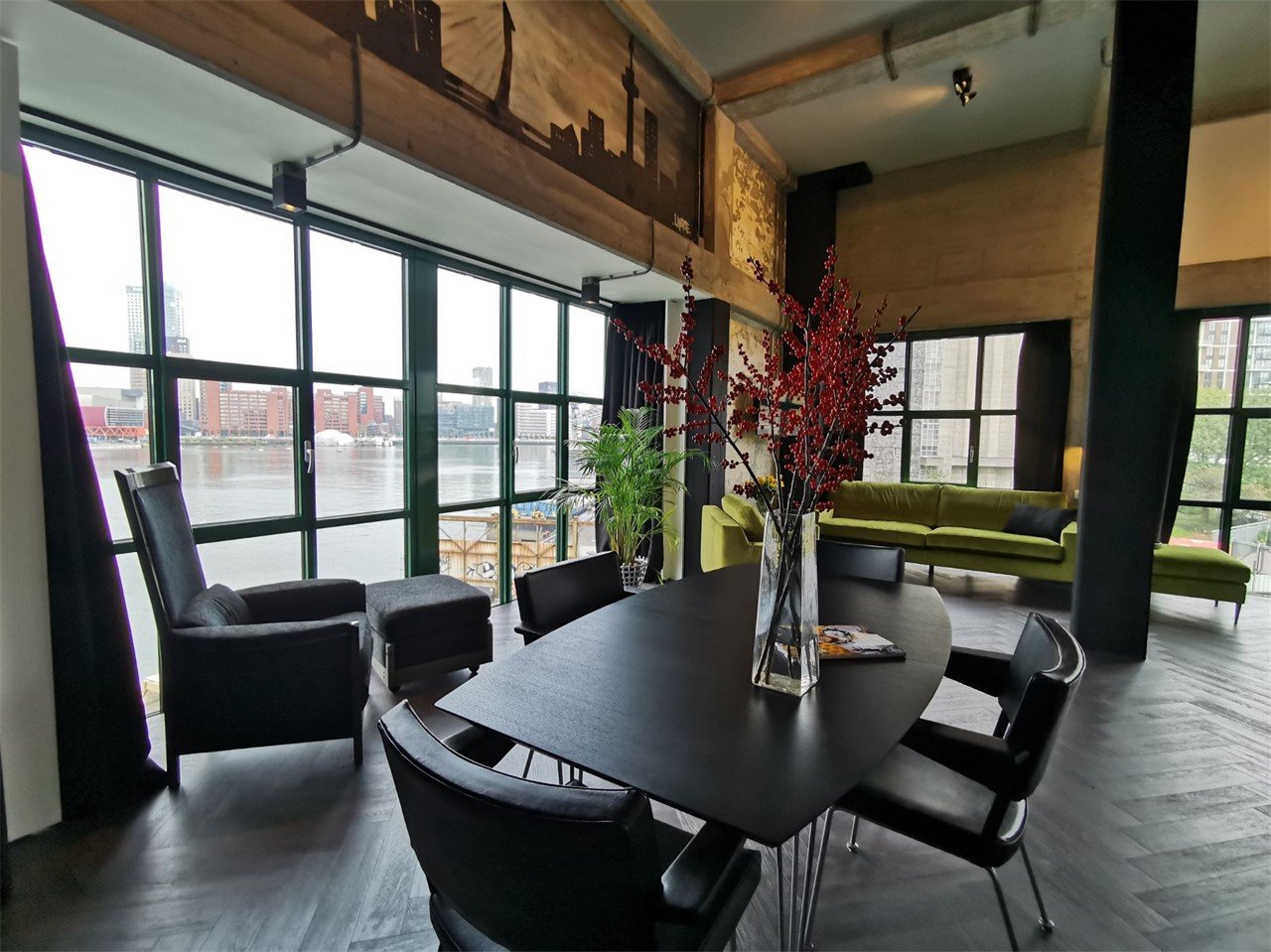 Rijnhaven Suite lounge Bed, Bites & Business hotel Rotterdam