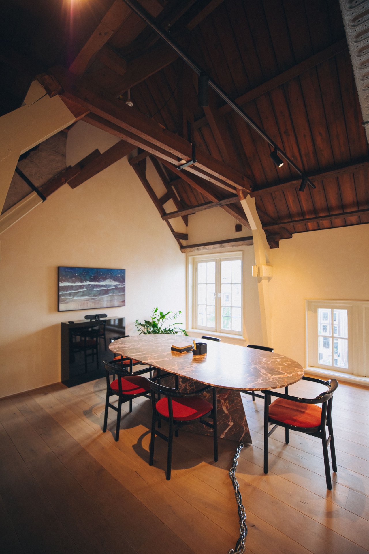 Canal Room-min.JPG