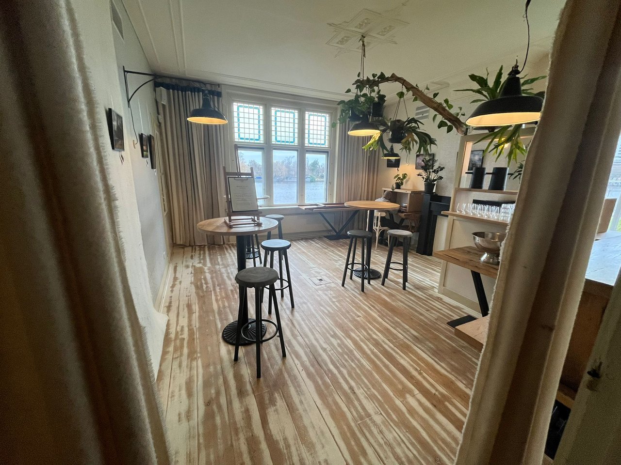 Zakelijke of particuliere borrelopstelling
