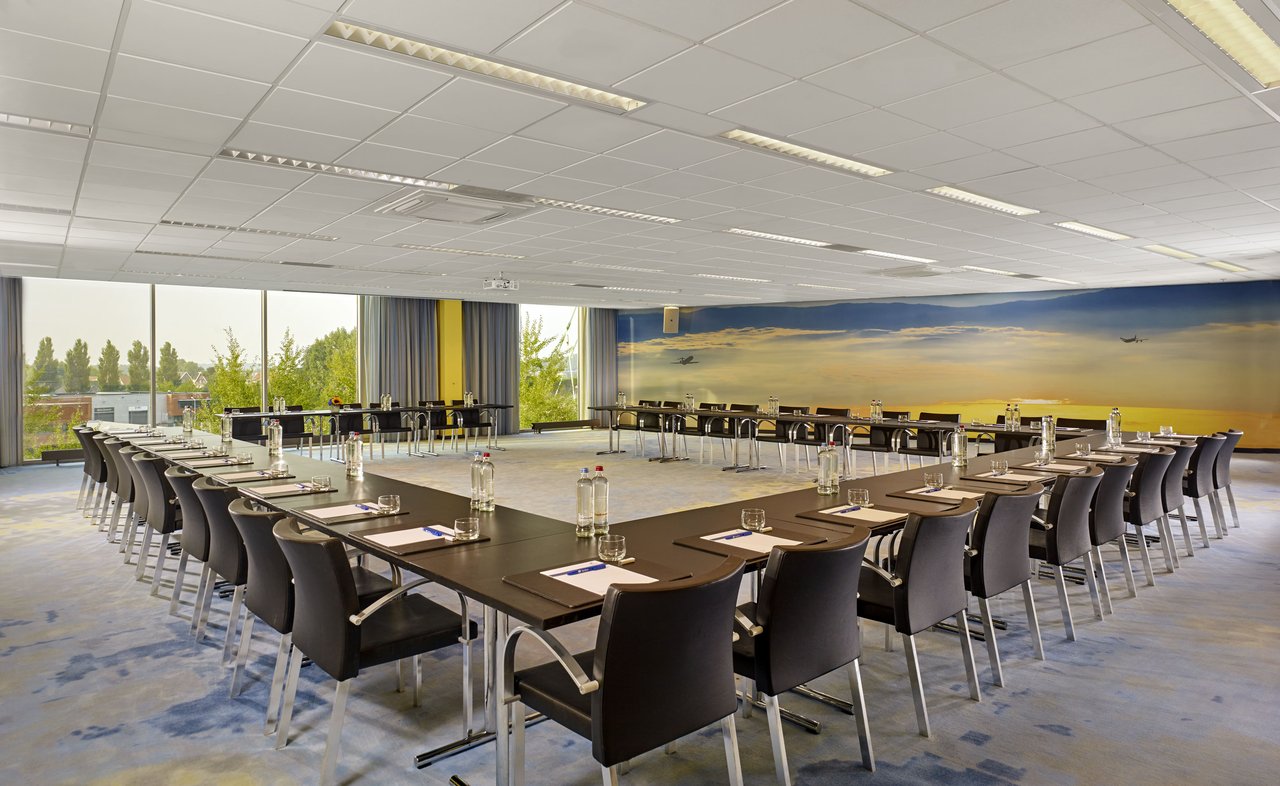 Sky Meeting Room 3 in U-Shape Arrangement
