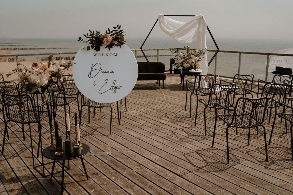 Ceremonie op het dak van Beachclub Zuiderduin
