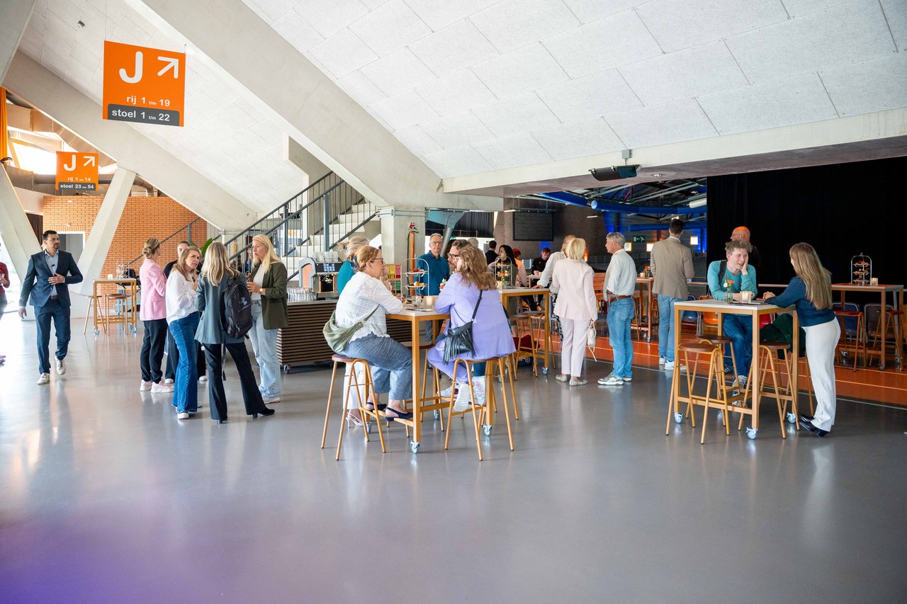 Borrel in de Velo Lounge van Omnisport Apeldoorn