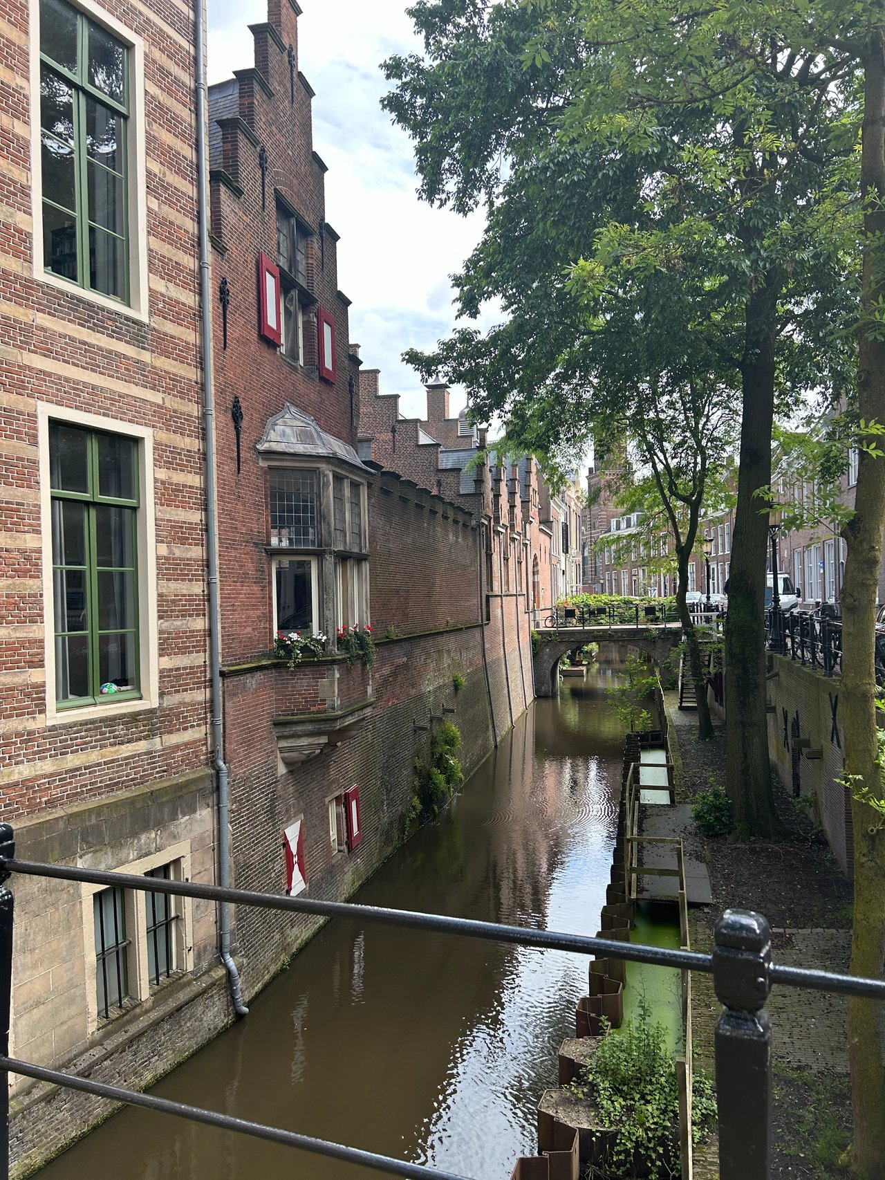Paushuize van de buitenkant