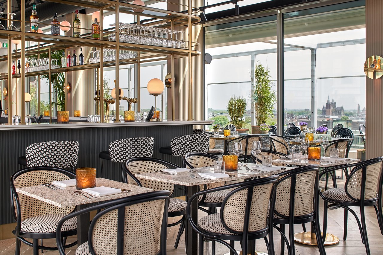 Current Rooftop Restaurant - uitzicht op St. Jan