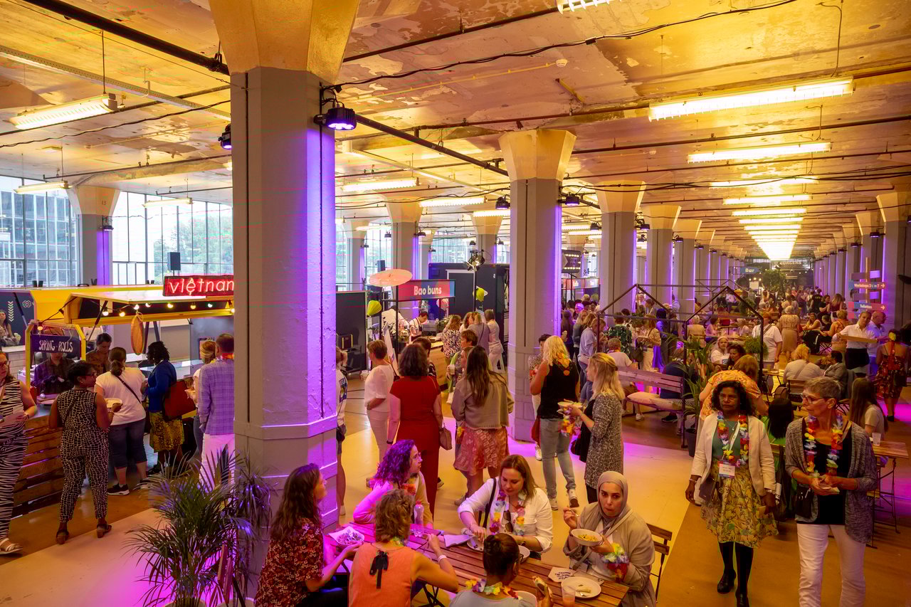 Cateringplein met foodtrucks