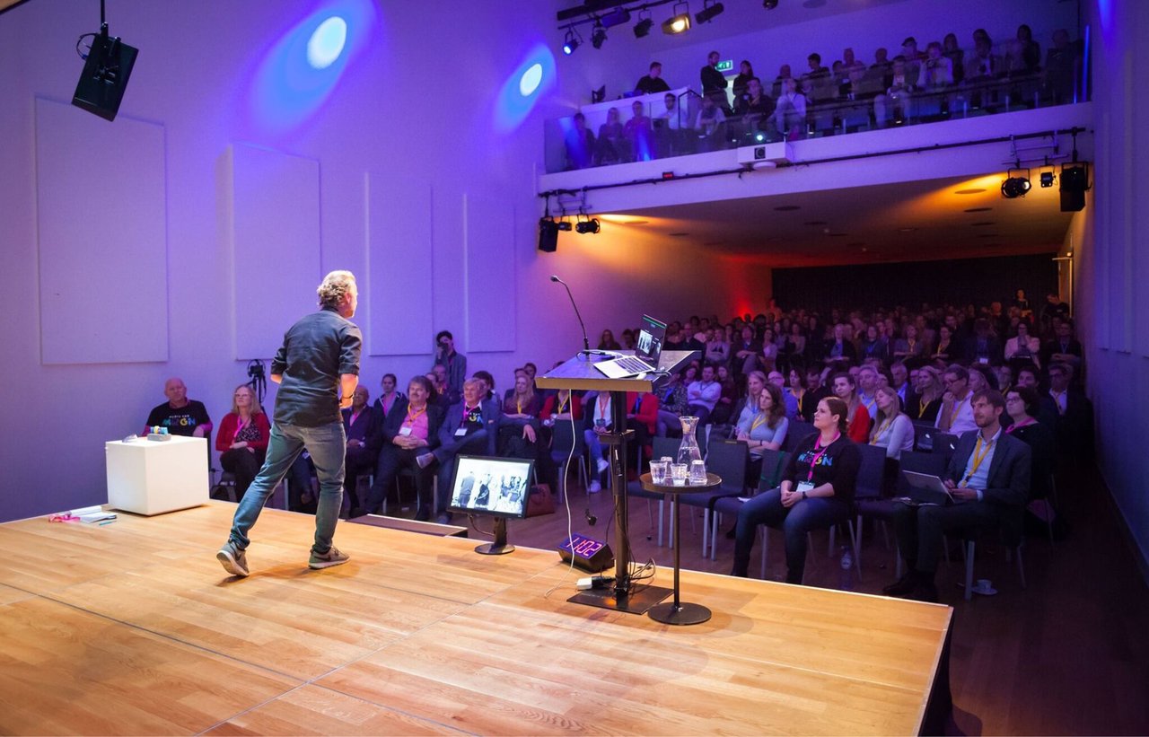 Amerpodia-De-Nieuwe-Liefde-Grote-Zaal-1