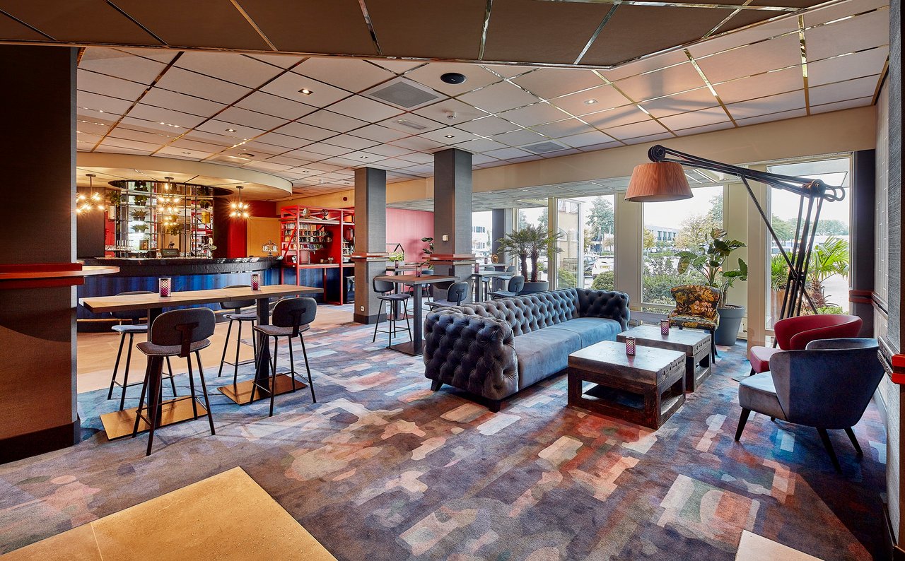 Hub Loung
