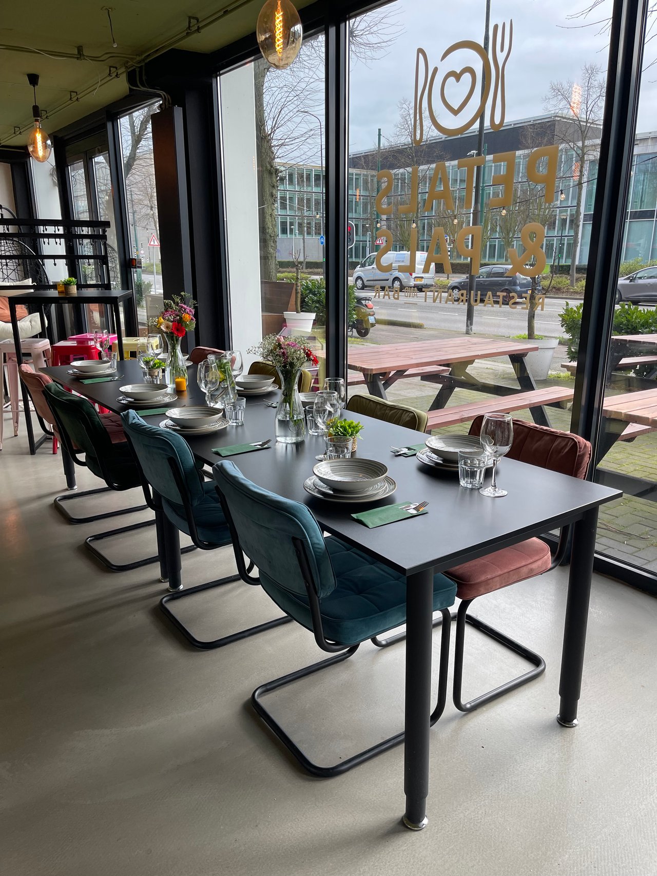 Prachtige Tafelsetting: Een Uitnodigend Diner.