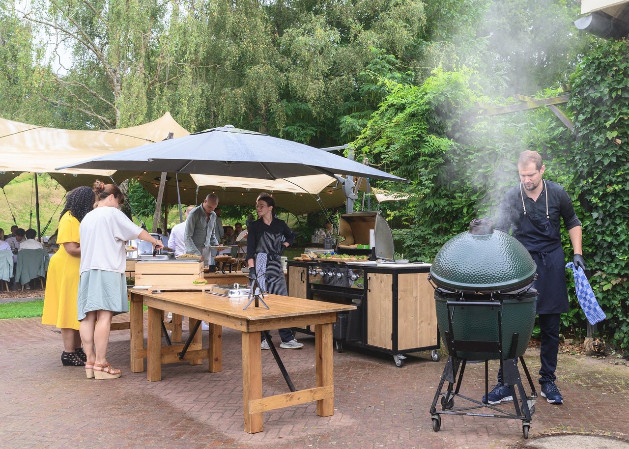BBQ op het terrein van Fier Bussum