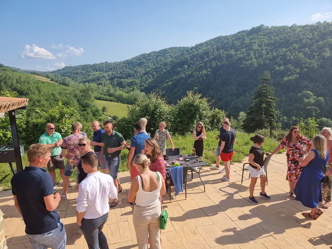 Bar met terras en uitzicht