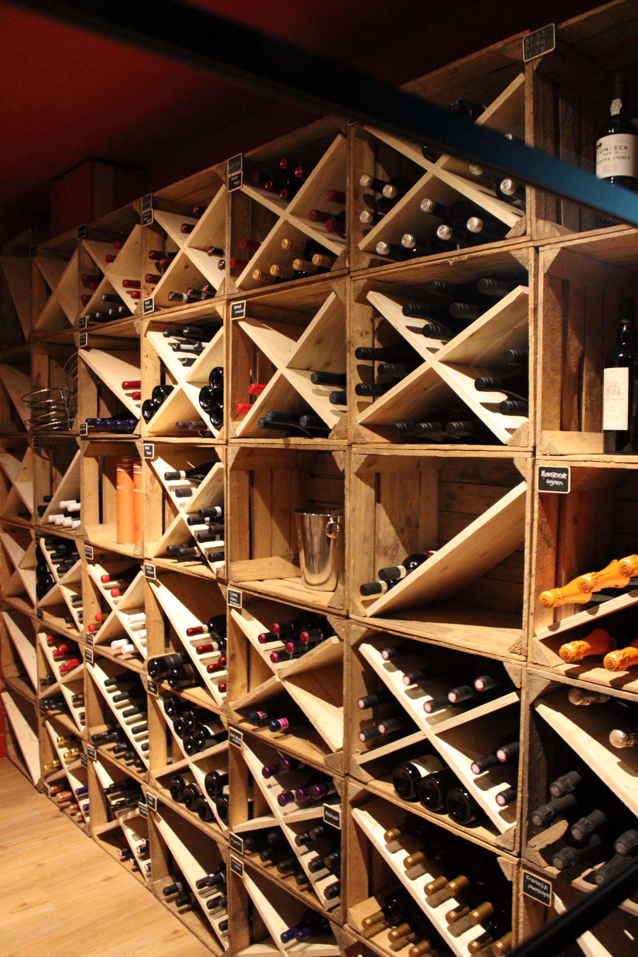 Wijnbar Vijf Wijnkamer.jpeg