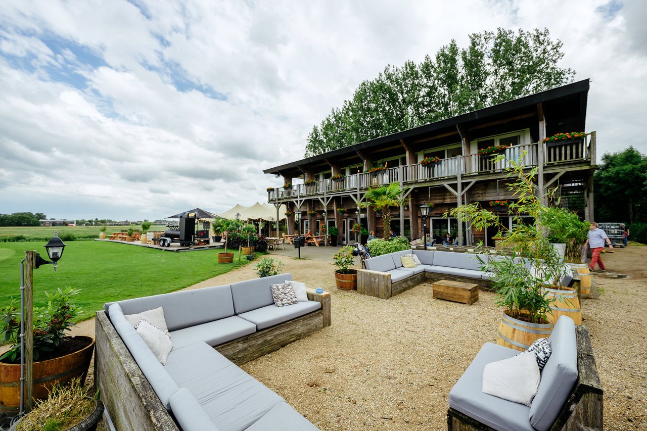 Terras van het CLUPhuis 