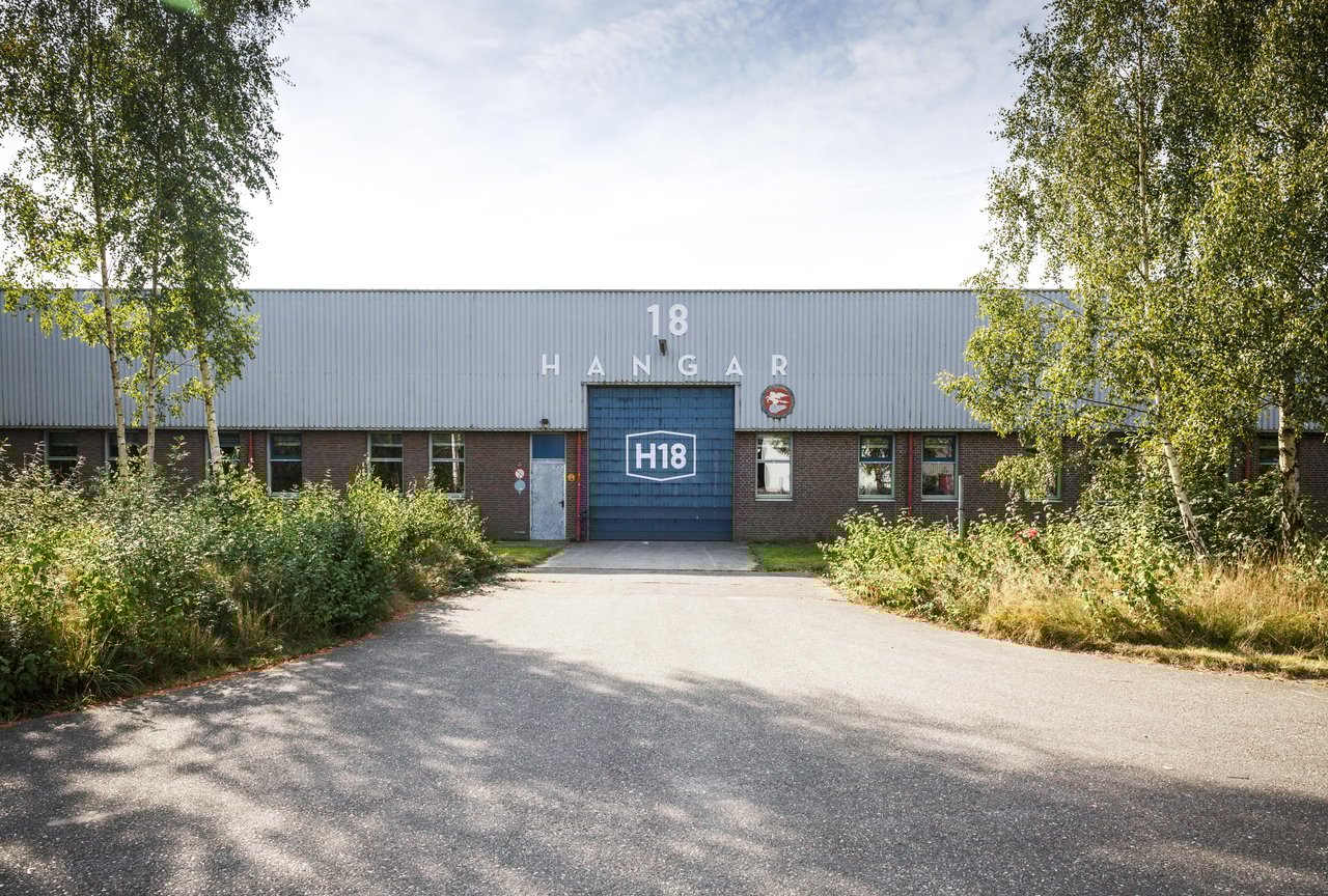 Oostkamp - Hangar 18 - Buiten - Voorkant (3)-min.jpg
