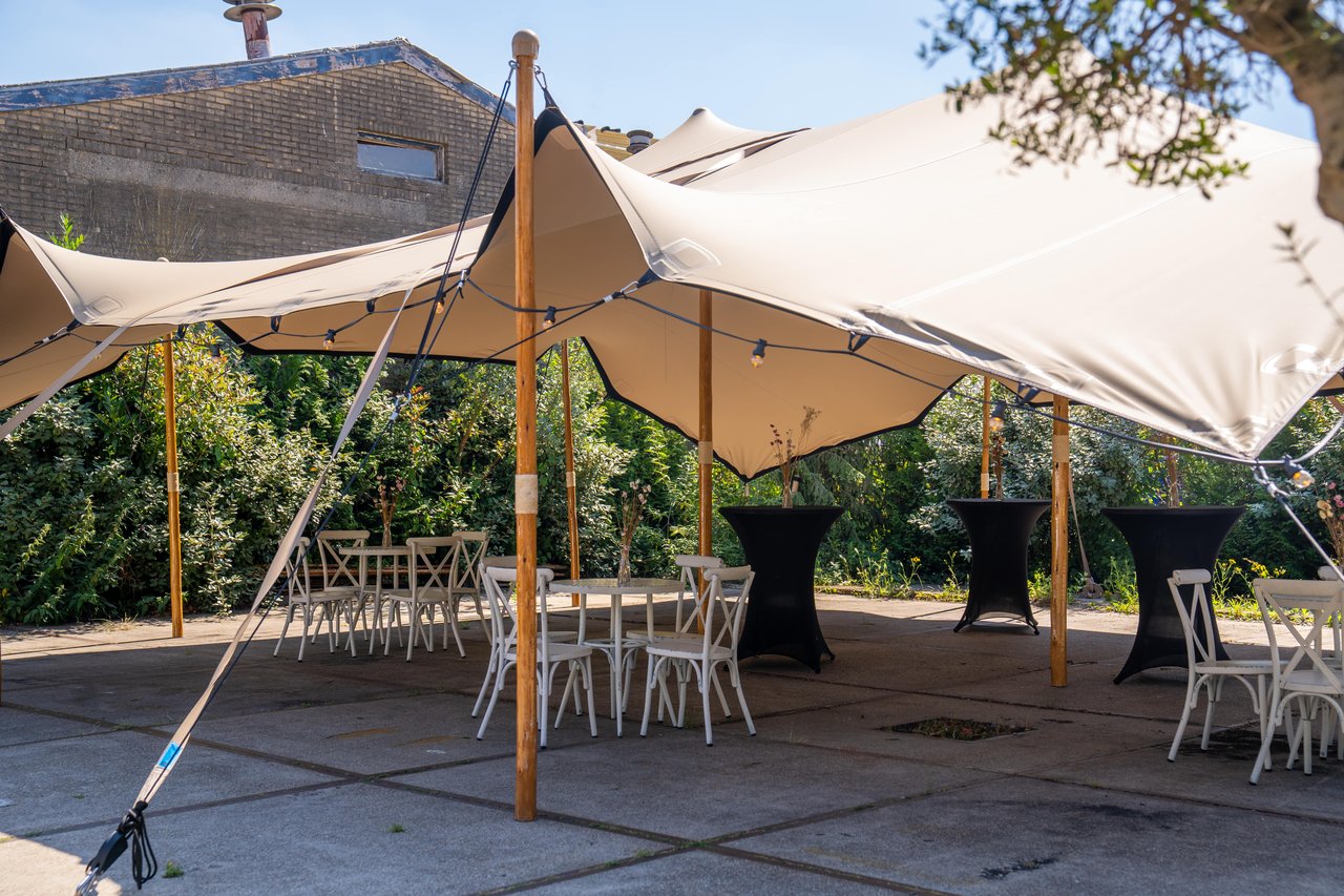 De Loods Open Air - Stretchtent - bistroset