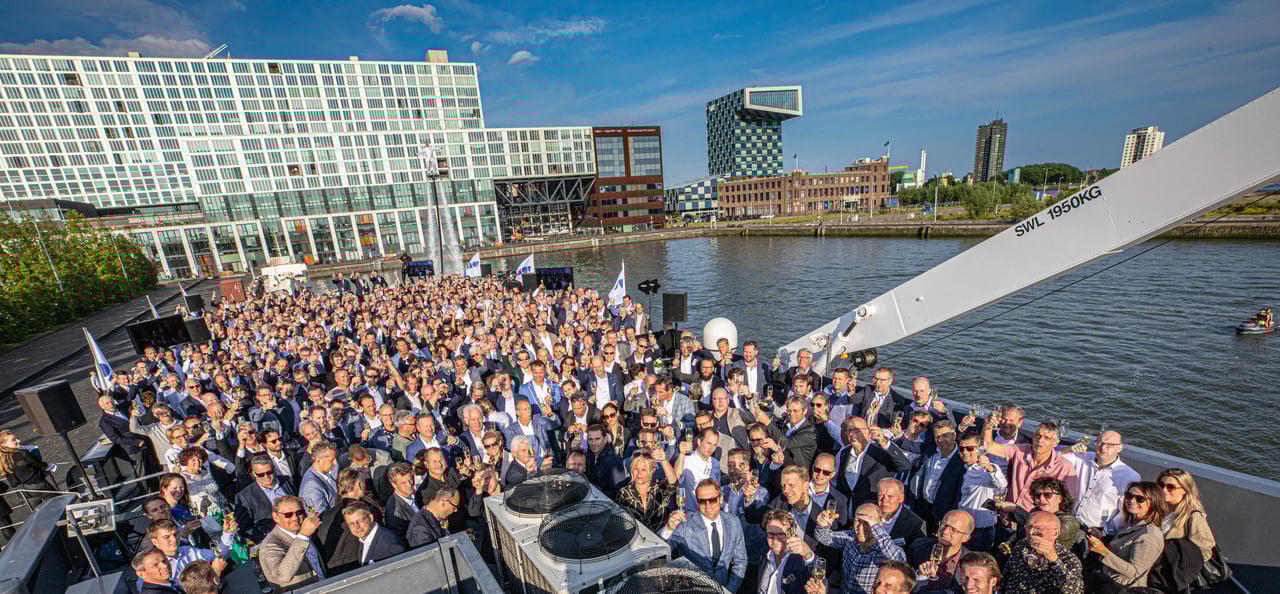 Organiseer een bedrijfsfeest met borrel op het upperdeck van de Oceandiva Fuutra