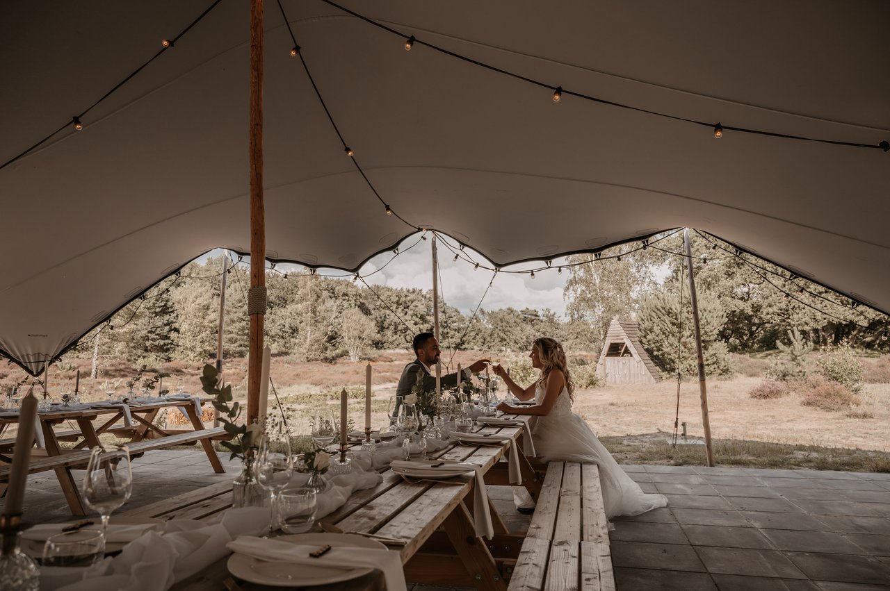Diner stretchtent trouwlocatie De Zeegser Duinen