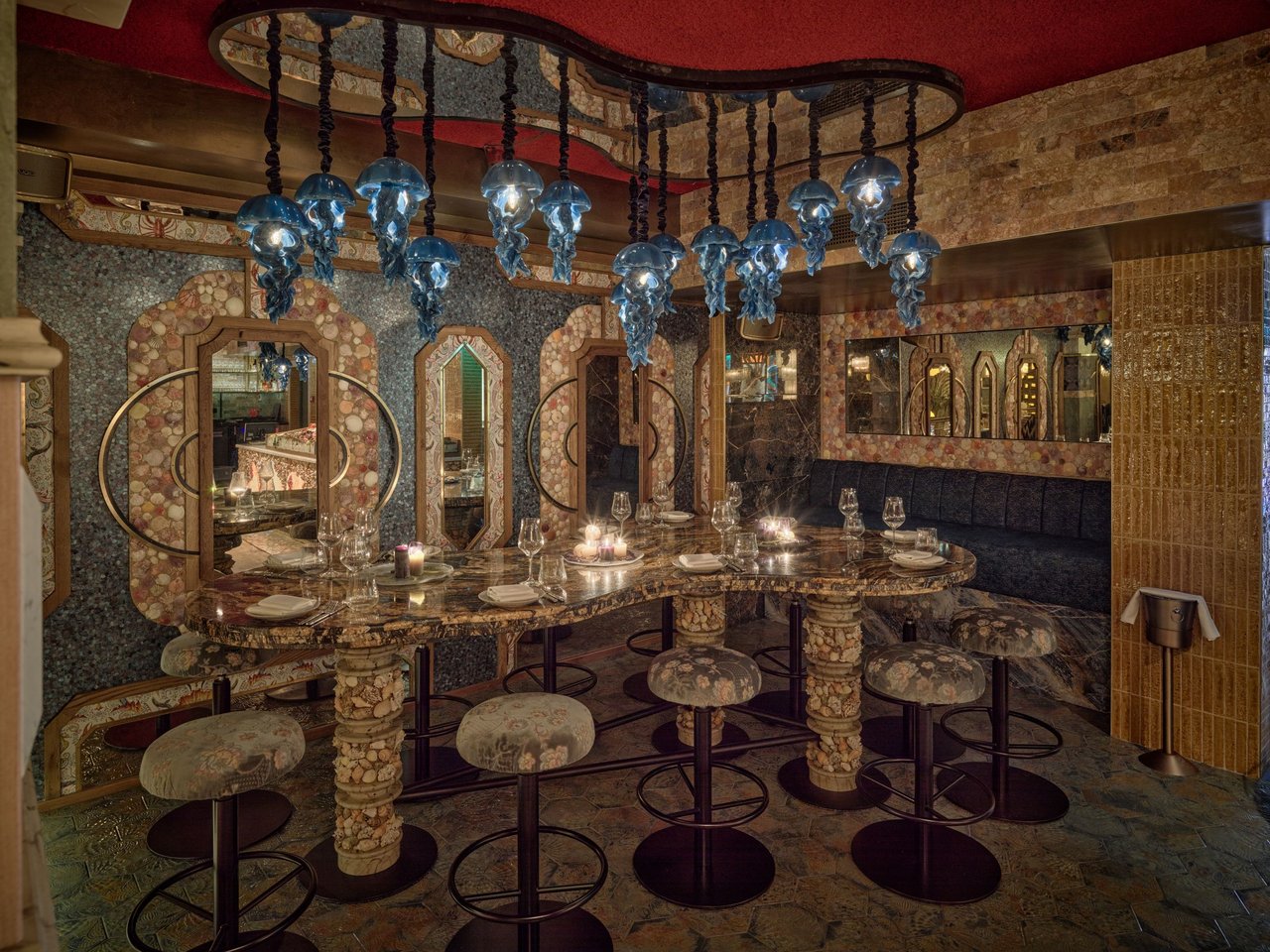 Oyster table 