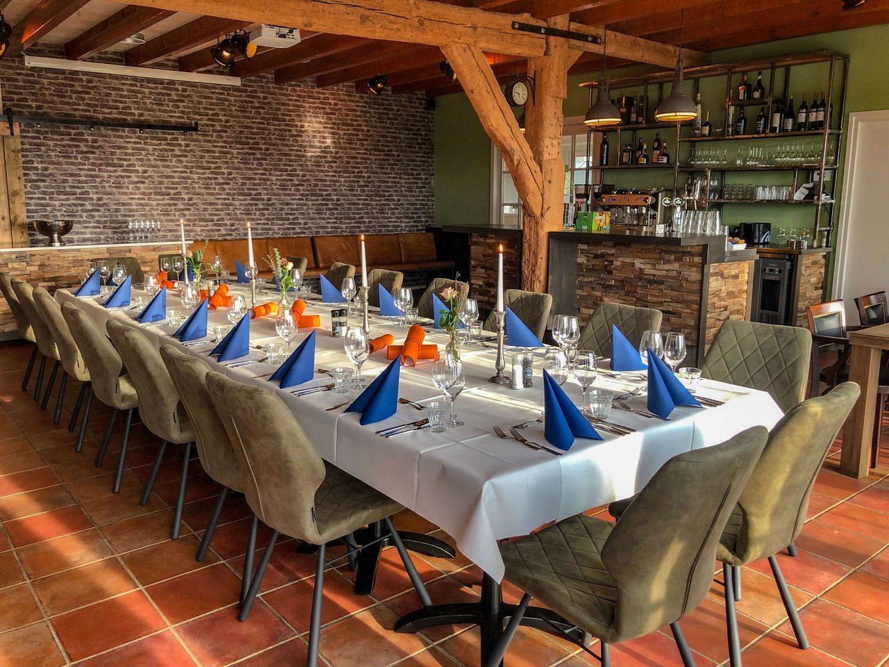 Voorhuys Dineropstelling