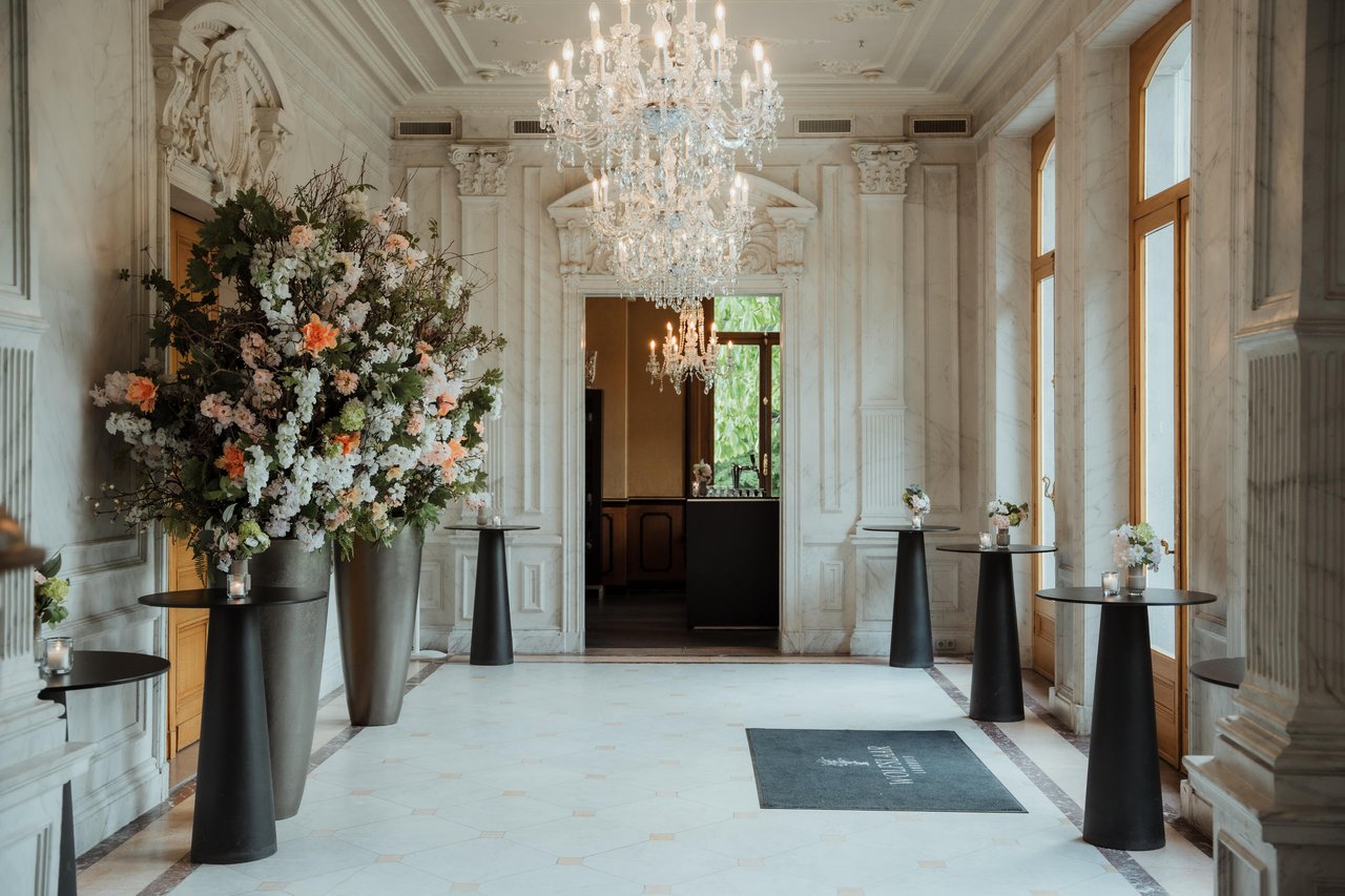 Vestibule 2