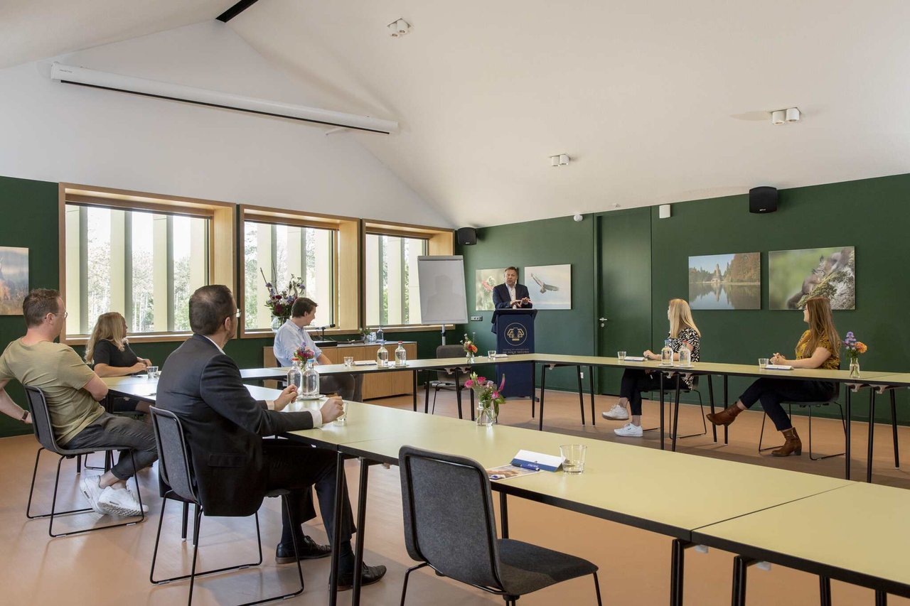 Zaal 4 vergadering