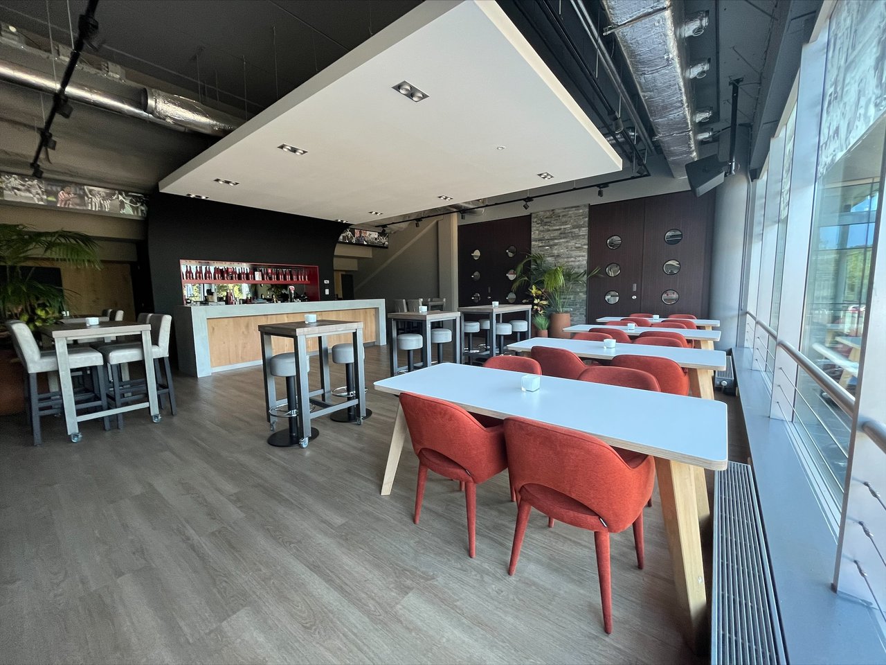 Breeman Lounge (nieuw meubilair) -2.jpg