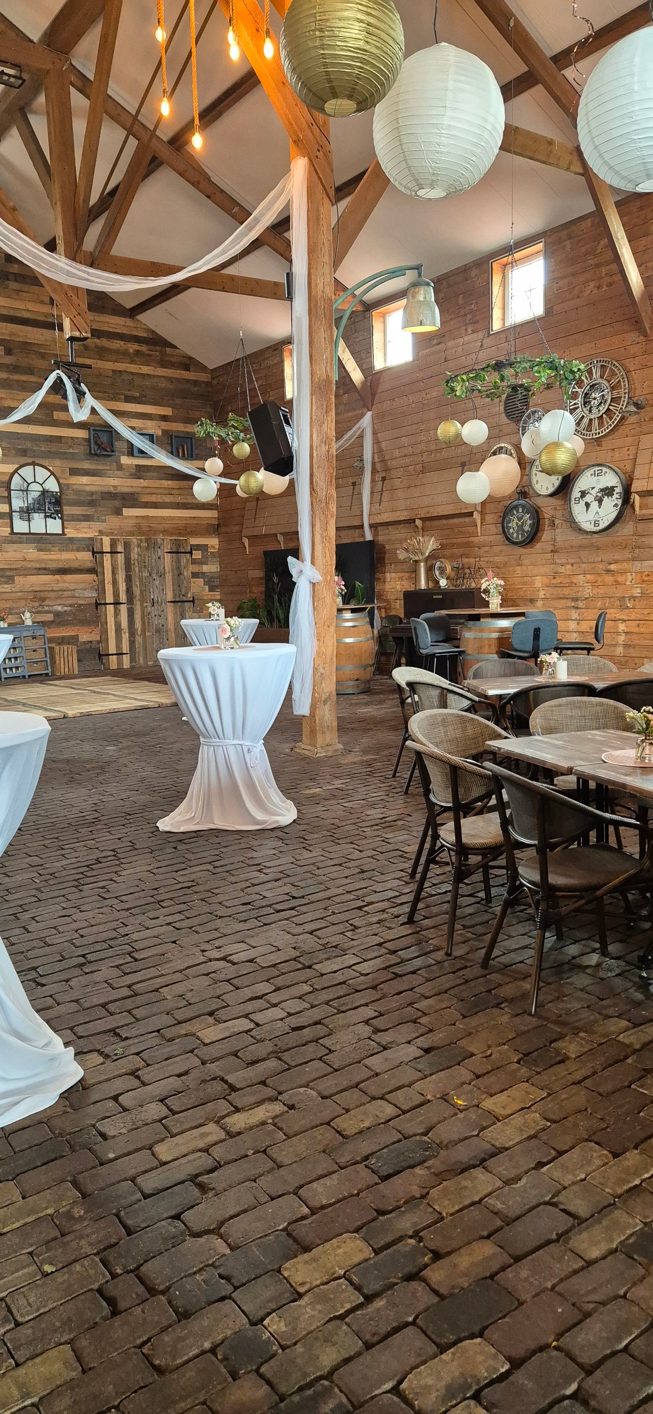 Bruiloft versiering zaal opstelling