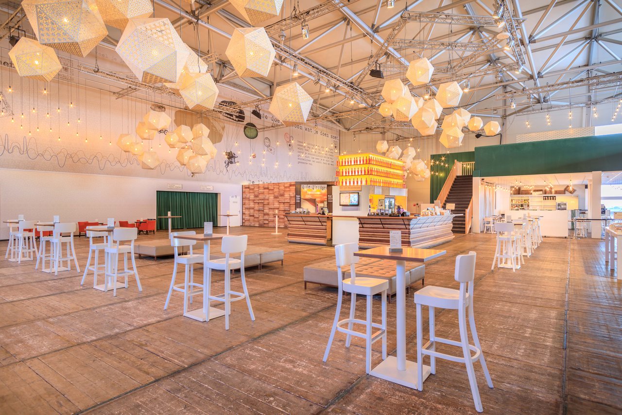 De foyer van de TheaterHangaar