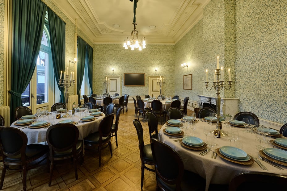 Wachtkamer 1e en 2e Klasse - diner -2.jpg