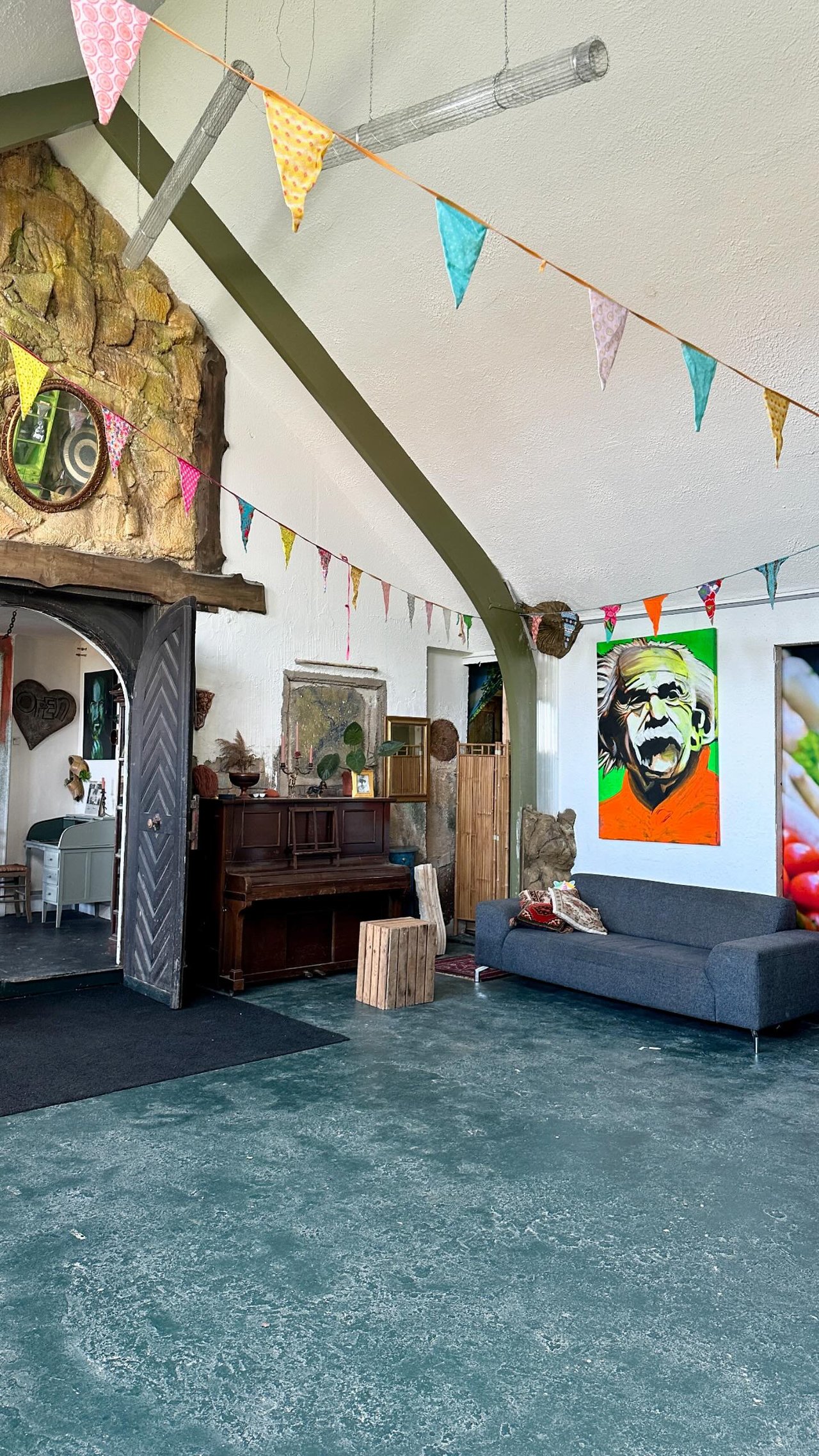 Atelier ruimte met huisbank