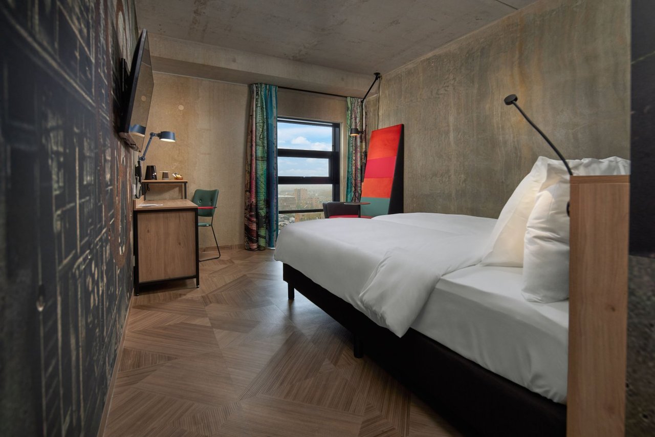Inntel Hotels Amsterdam Landmark - City Twin Kamer - douxe bedden - overview.jpg
