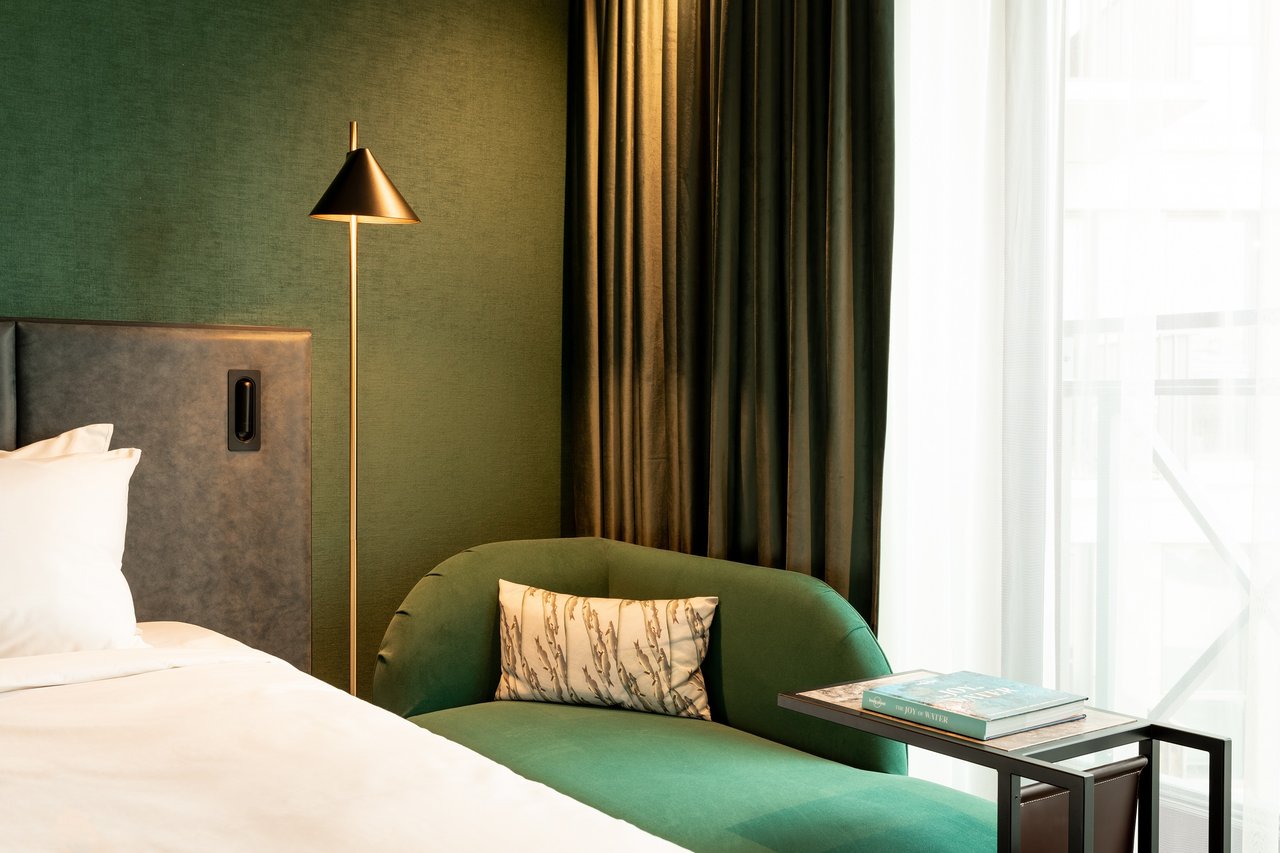 Deluxe Twin Room (2)