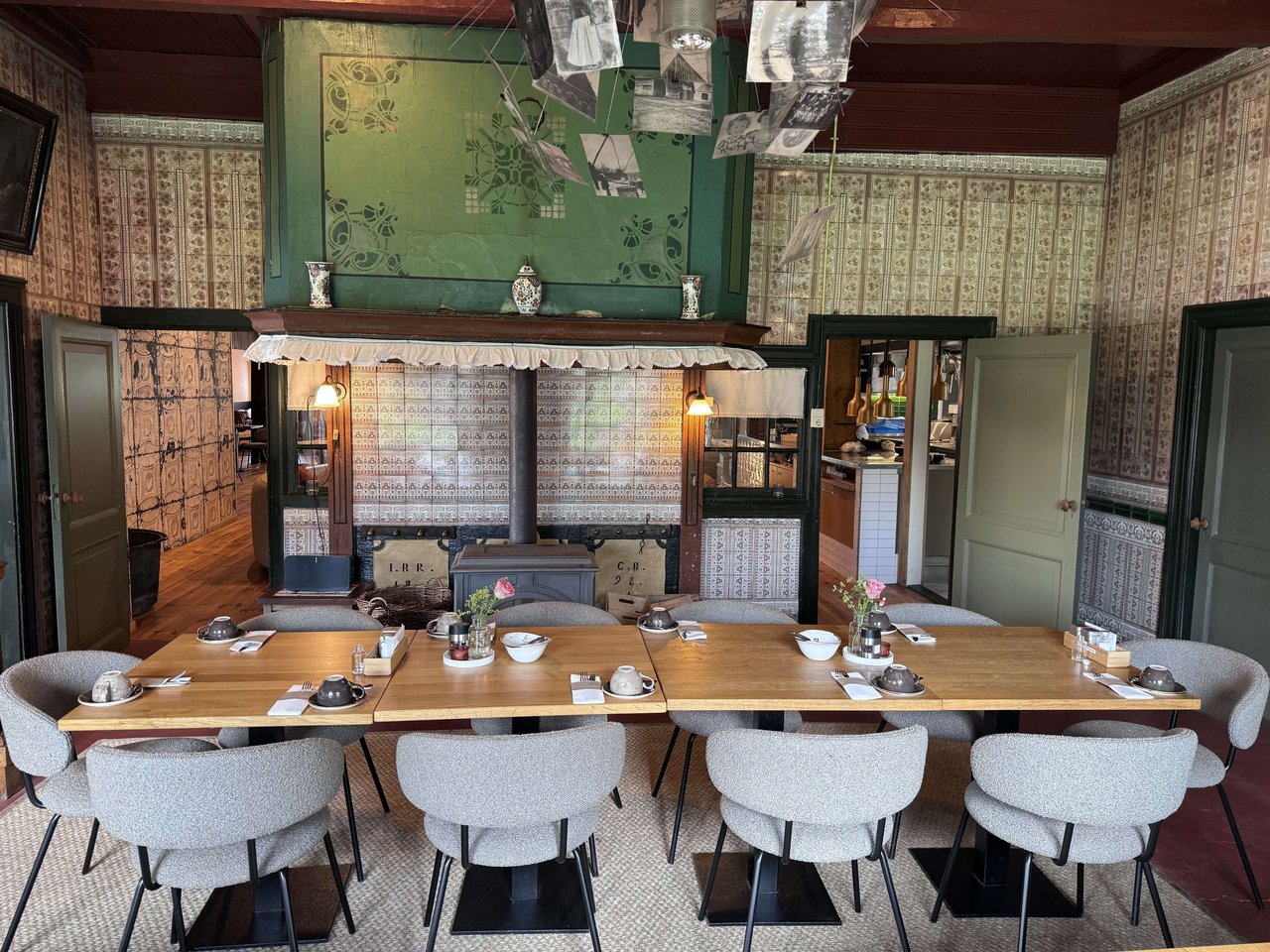 Veurkamer in kleine vergaderopstelling