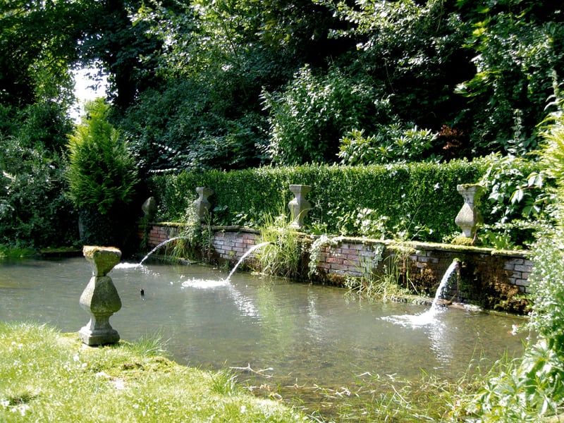 Witte Raaf-Exterieur-Overig Fontein 001.jpg
