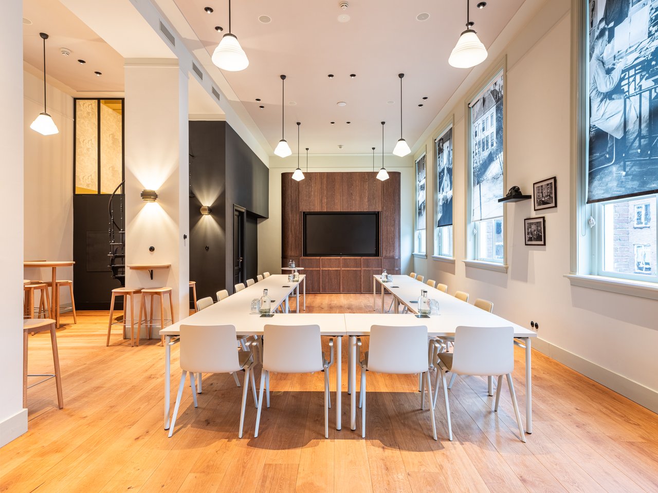 The Office - U-vorm.jpg