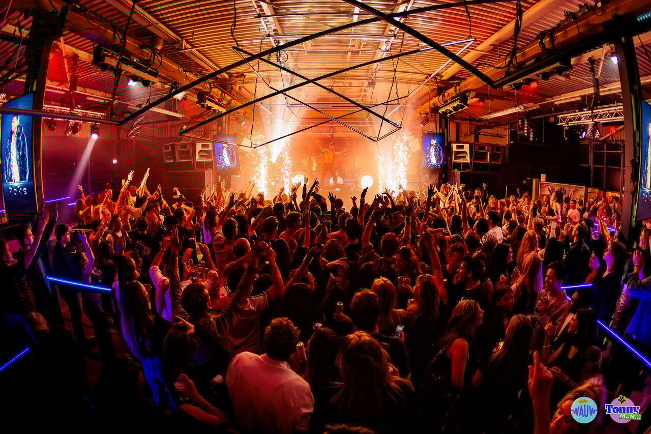 LIEF-Amsterdam-tonymedia-feest-vuurwerk