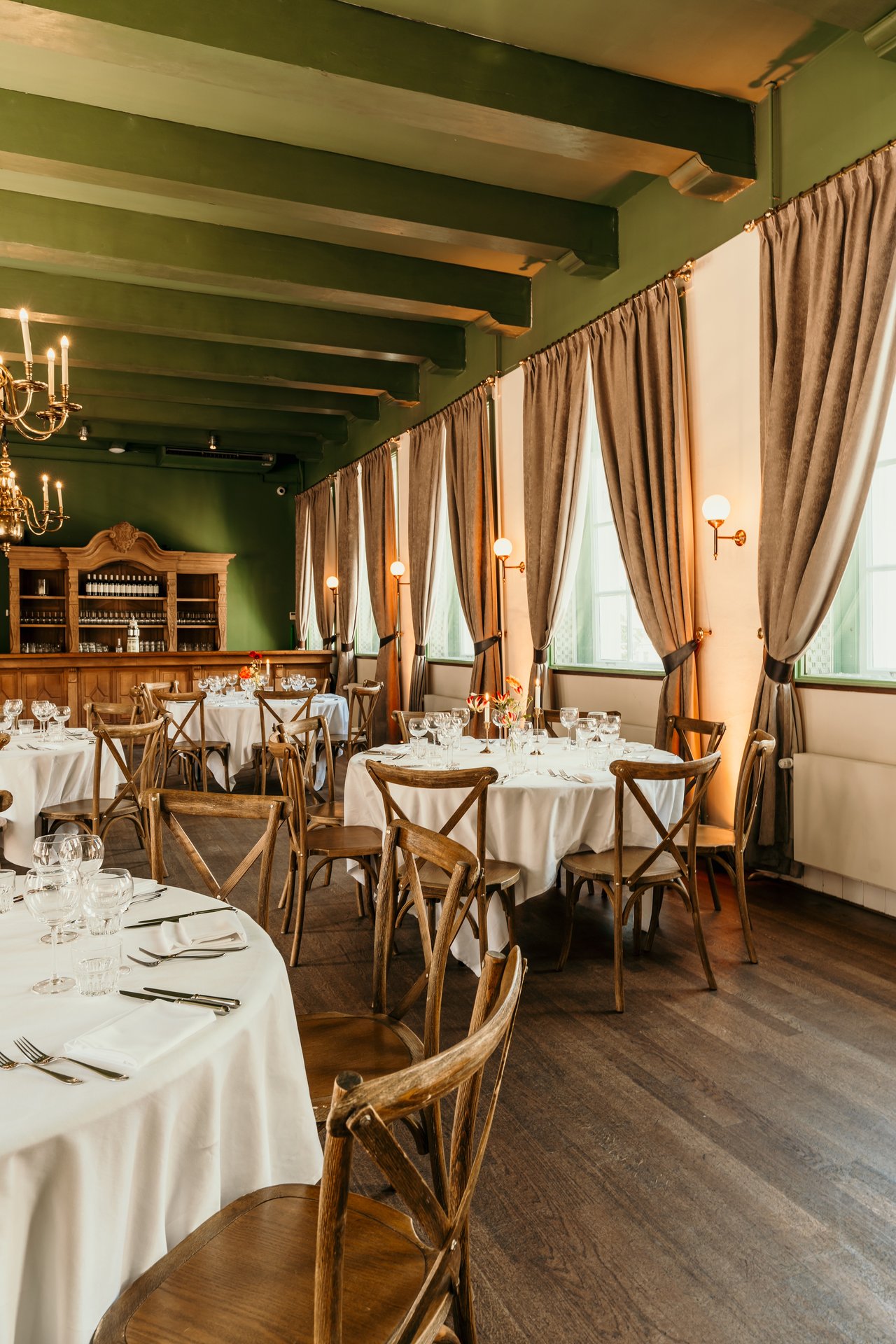 Ronde tafel diner bloem Schutterszaal-4.jpeg