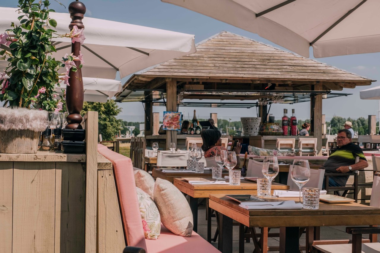 Buitenbar - daar uw borrel of receptie ?