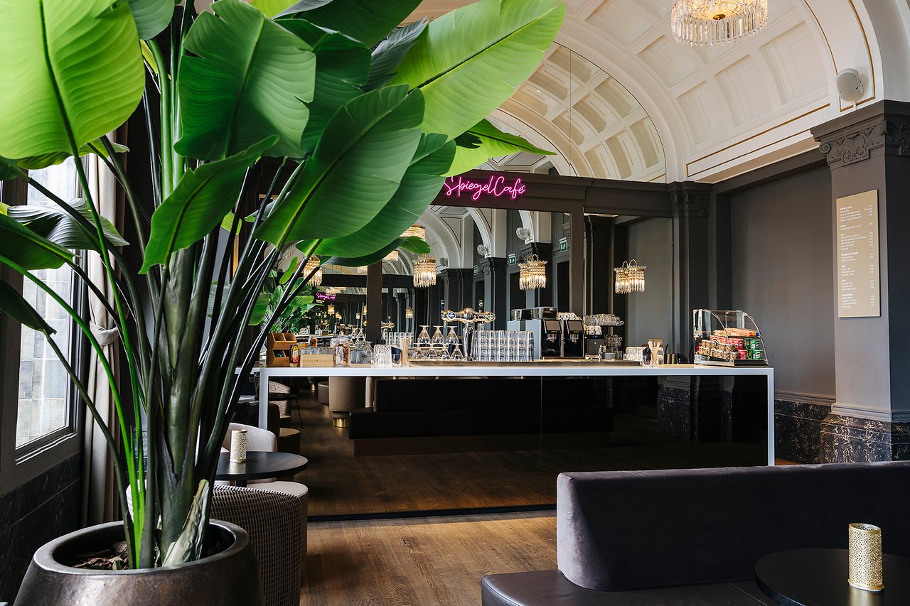 stadsschouwburg-haarlem-ontvangst-in-spiegelcafe-2.jpg