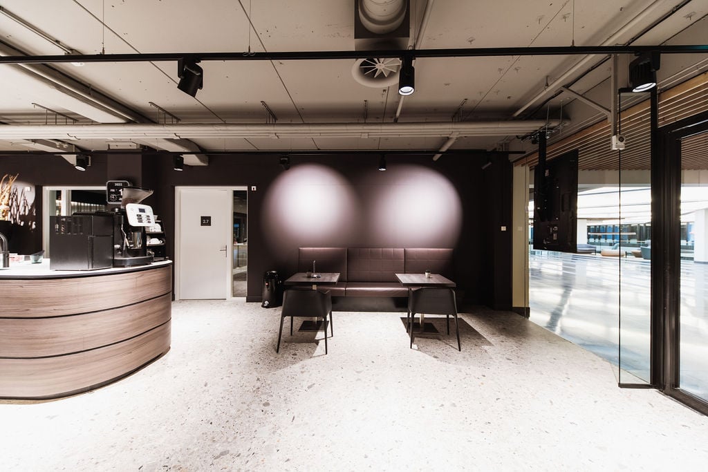 Foyer 2.7 (2).jpg