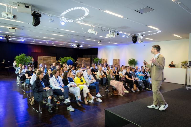 BluePoint Antwerpen - James Cook - lezing