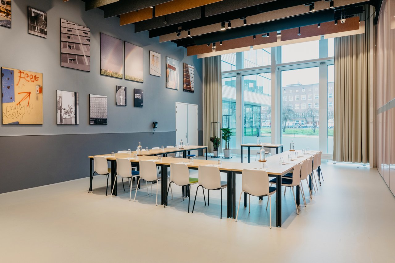 Erasmus 1 - conference room